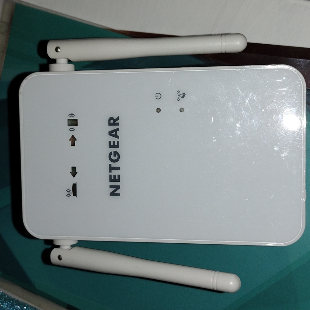 Netgear Wifi Range Extender  EX6100v2
